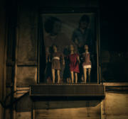 Good girls don´t talk to strangers